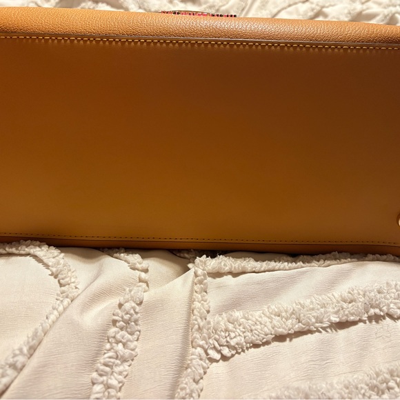 Michael Kors Luxe Camel Leather Satchel with Gold Hardware + Matching wallet - Picture 5 of 7